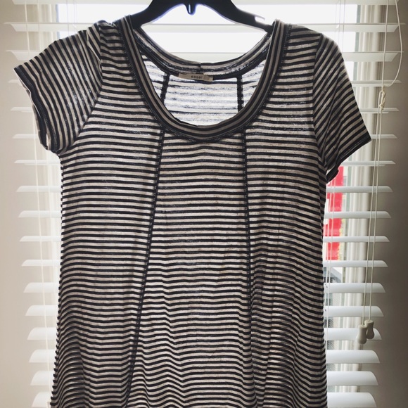 Navy and White Top - Picture 1 of 1